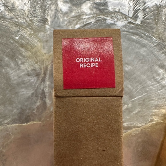 GXVE GWEN STEFANI
I’m Still Here Longwear Matte Liquid Lipstick Original Recipe - Picture 11 of 14